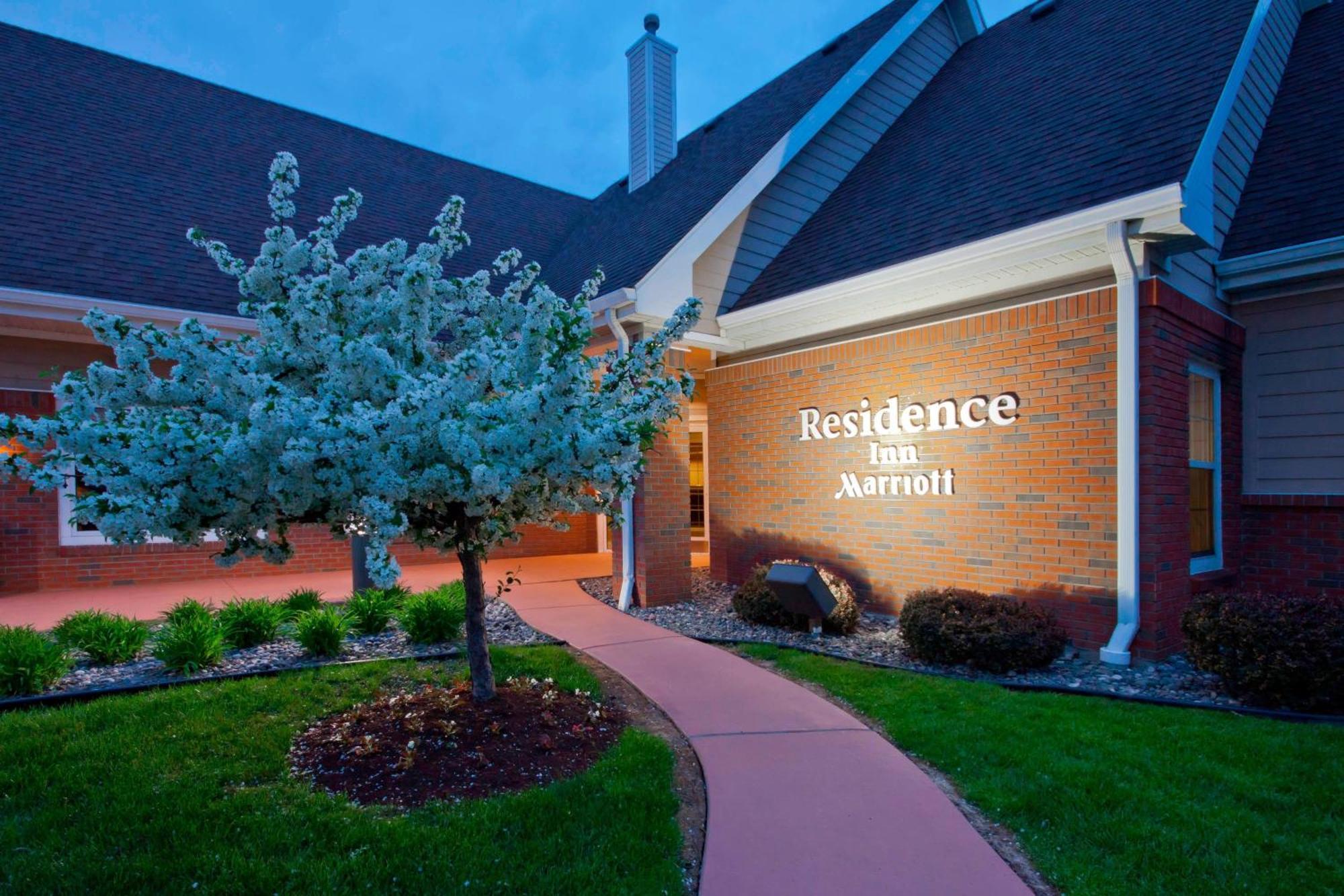 Residence Inn By Marriott Buffalo Galleria Mall Cheektowaga Bagian luar foto